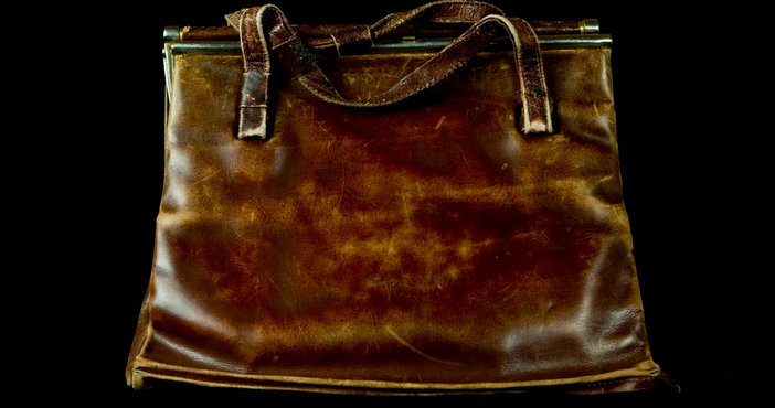 Yitik memleketin eşyaları